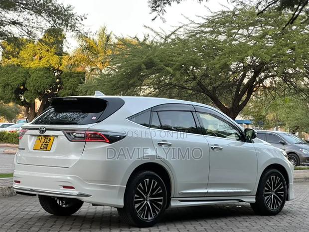 Toyota Harrier 2.0 2016 Pearl