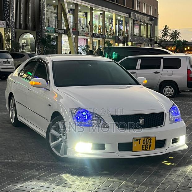 Toyota Crown 2008 White