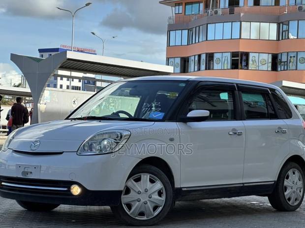 Mazda Verisa 2008 White