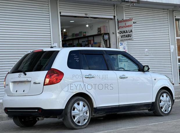 Mazda Verisa 2008 White