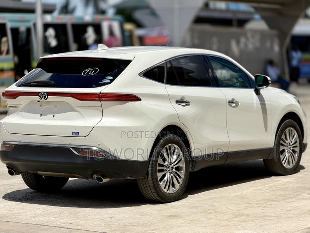 Toyota Harrier 2.0 2020 White