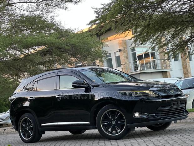 Toyota Harrier 2.0 2016 Black