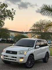 Toyota RAV4 Automatic 2000 White for sale