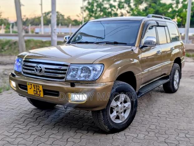 Toyota Land Cruiser 2003 Gold