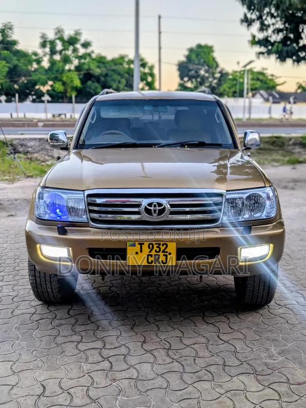 Toyota Land Cruiser 2003 Gold