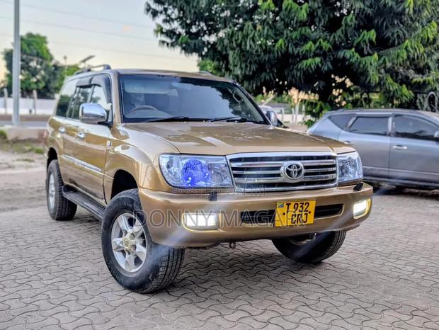 Toyota Land Cruiser 2003 Gold