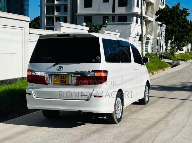 Toyota Alphard 2004 White