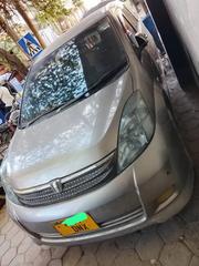 Toyota ISIS 2010 Gray for sale
