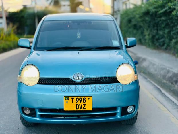 Toyota Sienta 2005 Blue