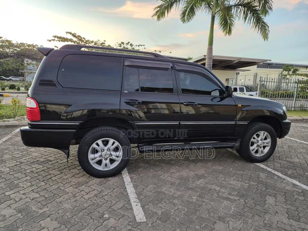 Toyota Land Cruiser 2004 Black