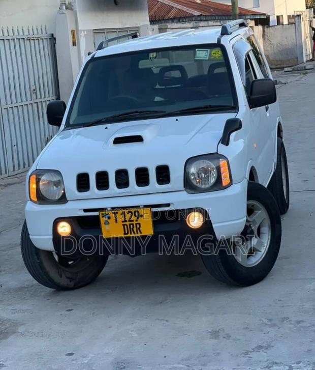 Suzuki Jimny 2000 White