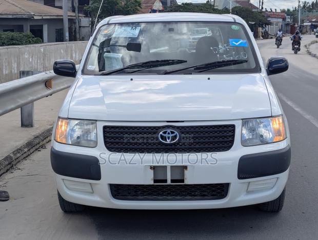 Toyota Succeed 2005 White