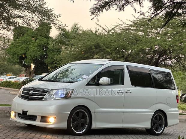 Toyota Alphard 2.4 Petrol AWD 2004 White