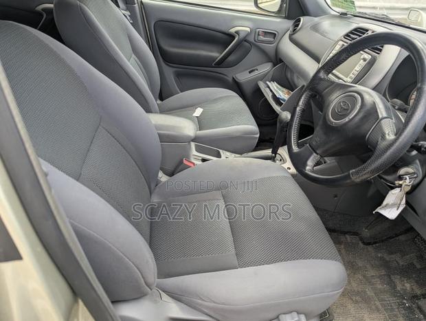 Toyota RAV4 Automatic 2003 Gold