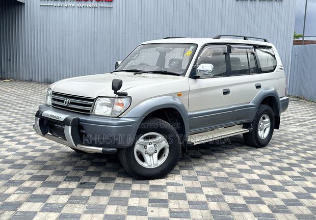 Toyota Land Cruiser Prado 1997 Gold