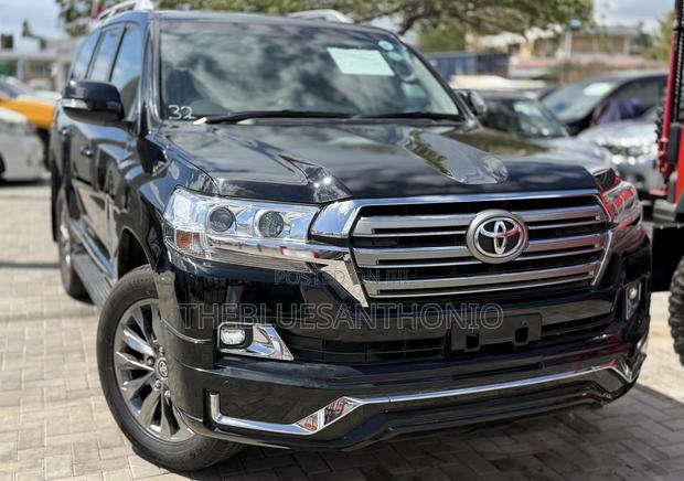 Toyota Land Cruiser 2022 Black