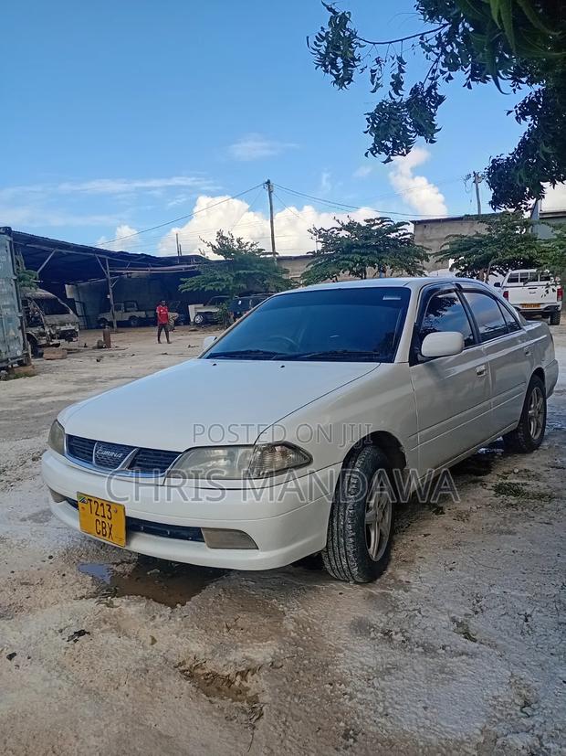 Toyota Carina 2000 White