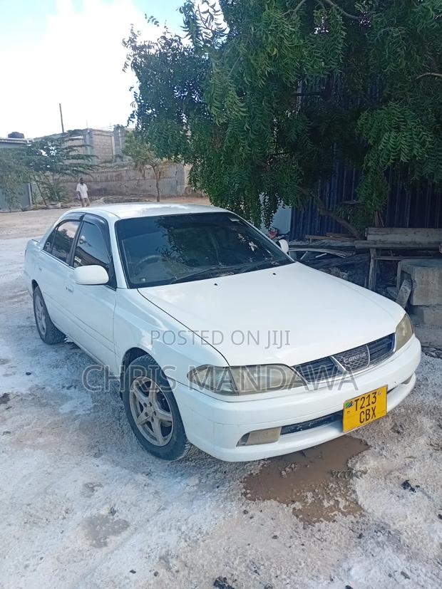 Toyota Carina 2000 White