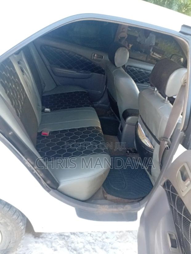 Toyota Carina 2000 White