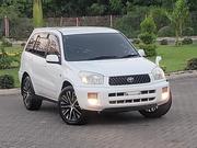 Toyota RAV4 Automatic 2000 White for sale