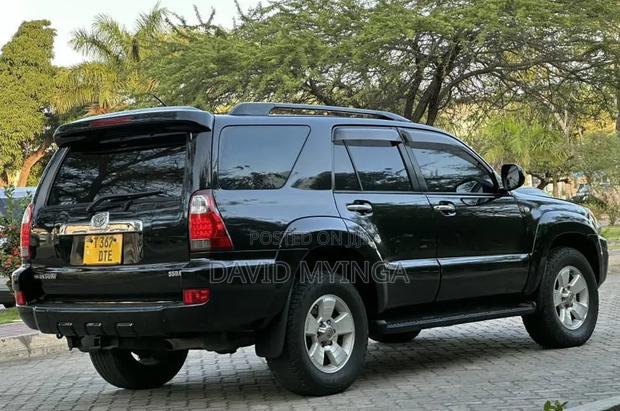 Toyota Hilux Surf 2004 Black