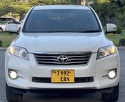Toyota Vanguard 2010 White for sale