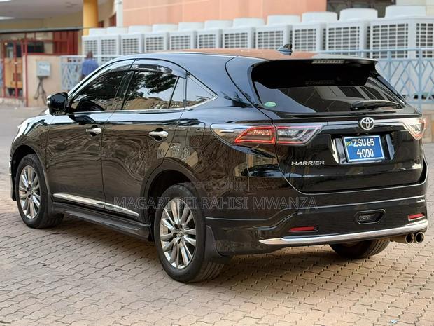 Toyota Harrier 2.0 2015 Black