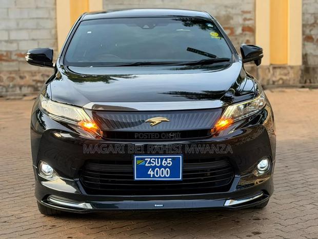 Toyota Harrier 2.0 2015 Black
