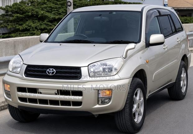 Toyota RAV4 Automatic 2003 Gold
