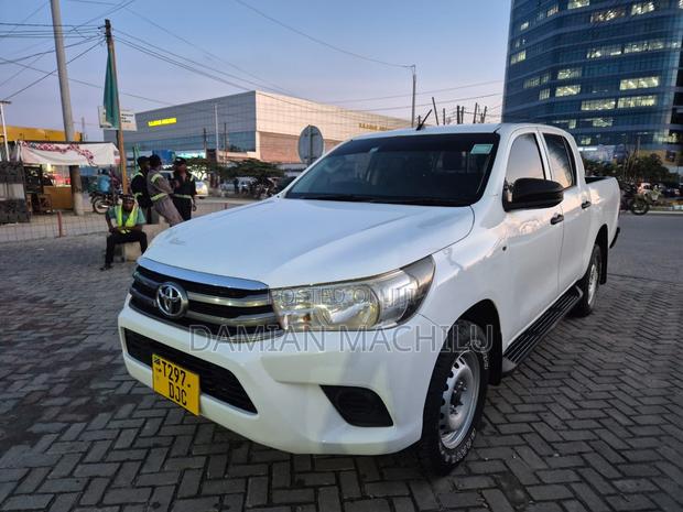 Toyota Hilux 2016 White