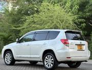 Toyota Vanguard 2010 White for sale