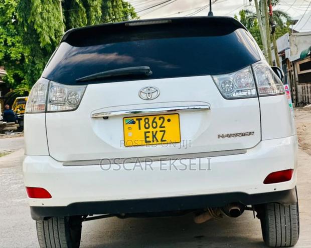 Toyota Harrier 2006 White