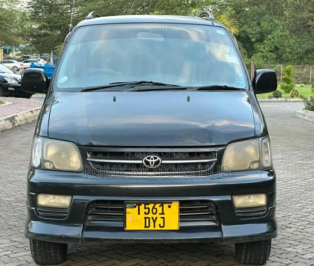 Toyota Noah 2001 Black