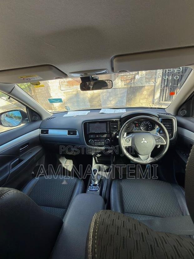 Mitsubishi Outlander 2.0 PHEV AWD 2013 Gray