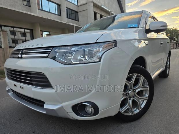 Mitsubishi Outlander 2016 White