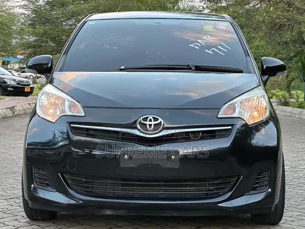 Toyota Ractis 2012 Black