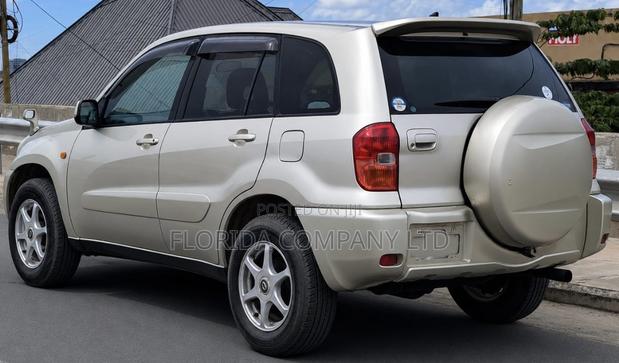 Toyota RAV4 Automatic 2003 Gold