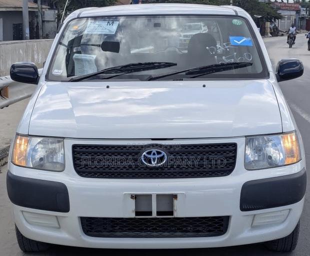 Toyota Succeed 2005 White