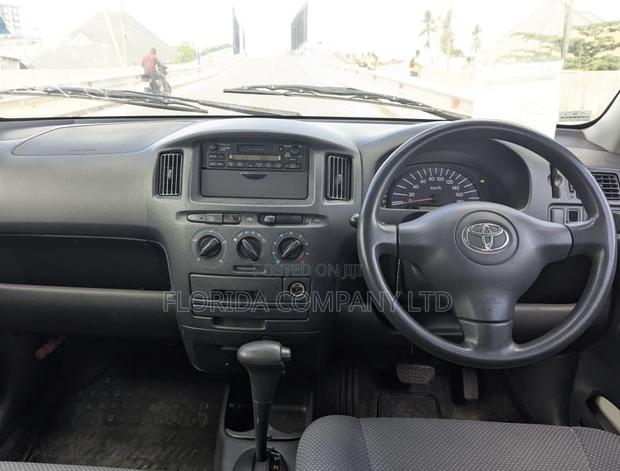 Toyota Succeed 2005 White