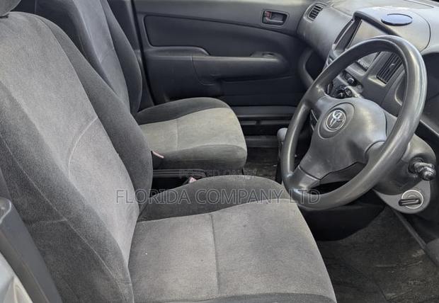 Toyota Probox 2004 Silver