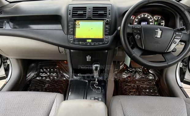 Toyota Crown 2008 Silver