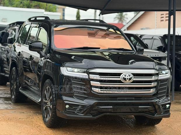 Toyota Land Cruiser 2024 Black