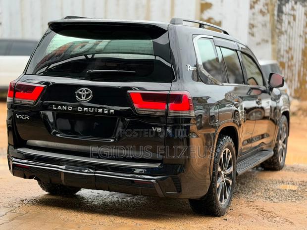 Toyota Land Cruiser 2024 Black