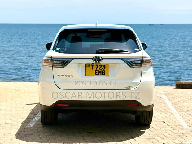 Toyota Harrier Hybrid Progress 2015 White