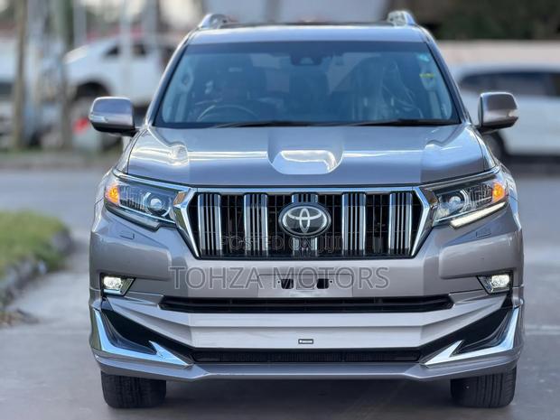 Toyota Land Cruiser Prado 2022 Silver
