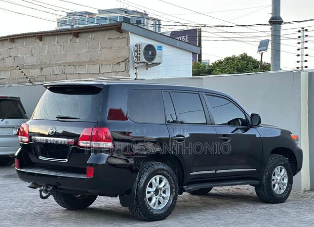 Toyota Land Cruiser 2012 Black