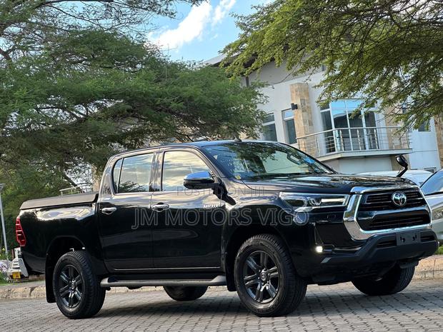 Toyota Hilux 2023 Black