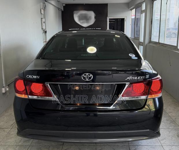 Toyota Crown 2014 Black