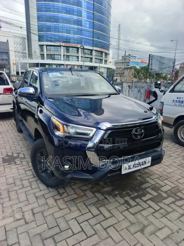 Toyota Hilux 2024 Purple