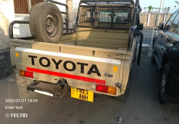 Toyota Land Cruiser 2015 Gold